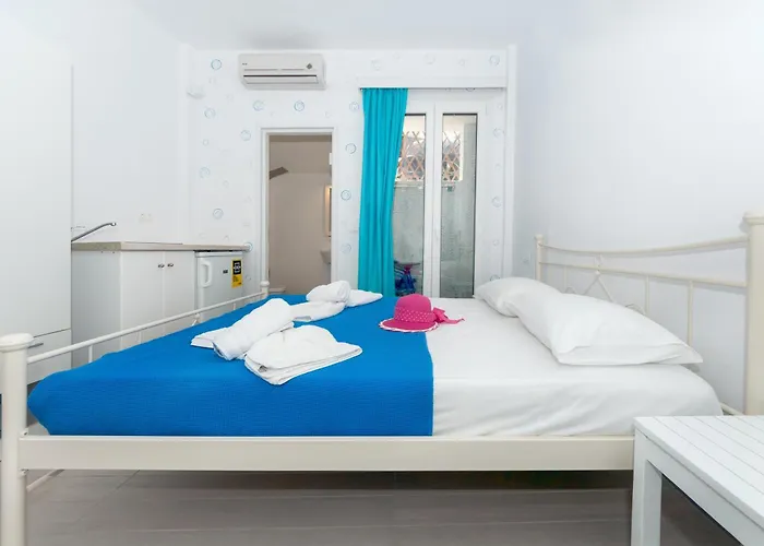 Depis Place & Naxos Apartment